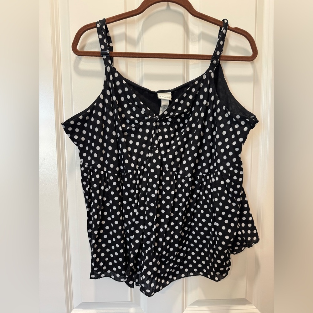 Black and White Polka Dot Crop Women's Top
